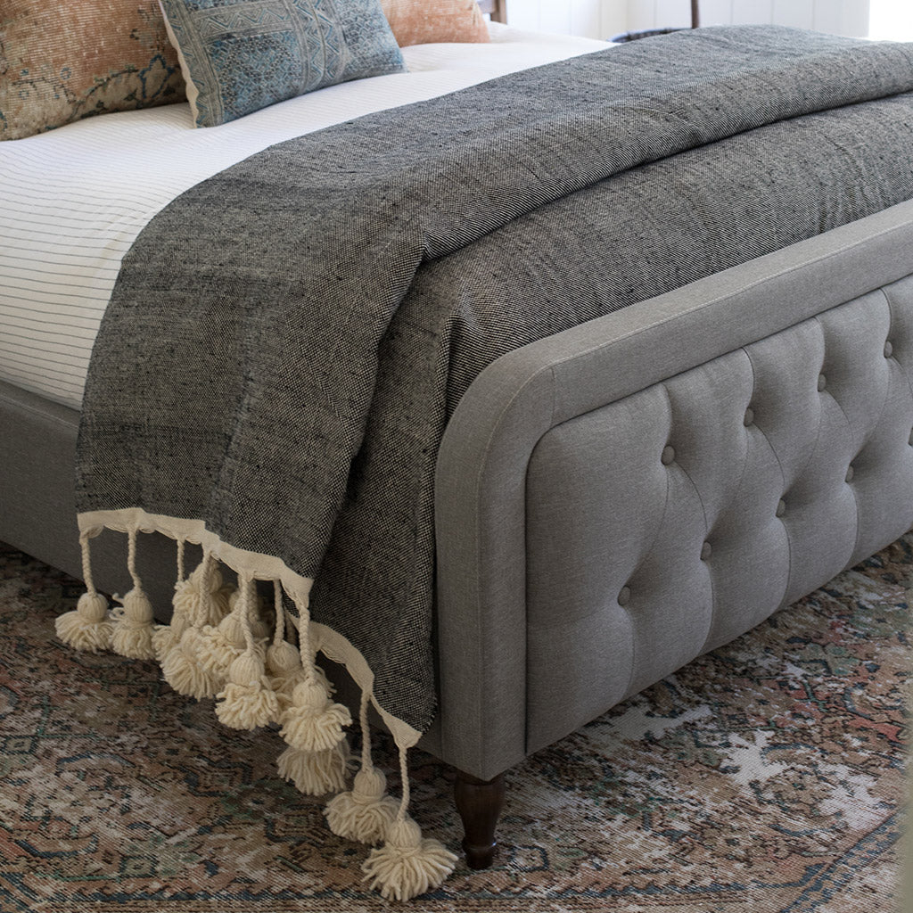 Tighremt Handcrafted Cotton Pom Poms Blanket