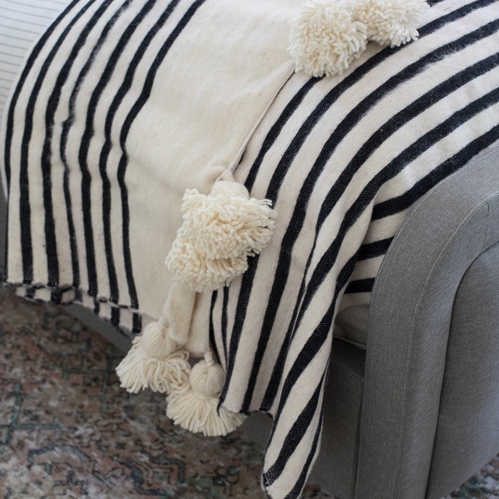 Tililit Handcrafted Cotton Pom Poms Blanket