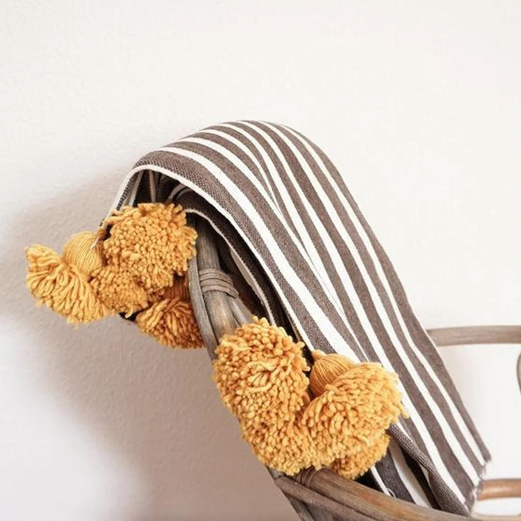 Izougar Organic Cotton Pom Poms Blanket
