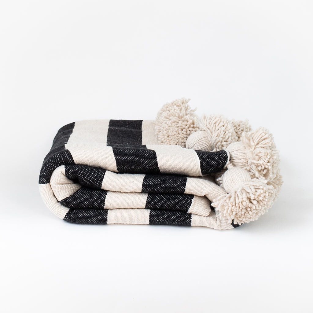 Taddoun Moroccan Cotton Pom Pom Blanket