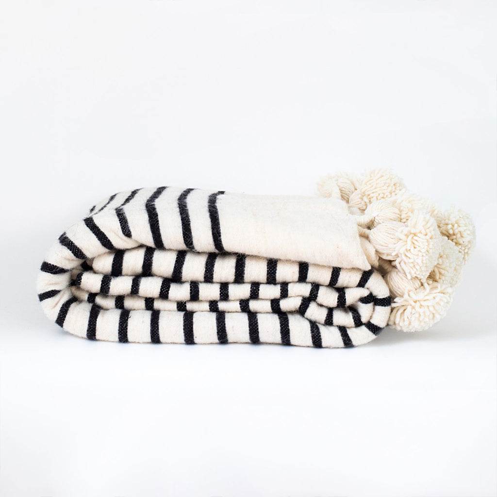 Tililit Handcrafted Cotton Pom Poms Blanket