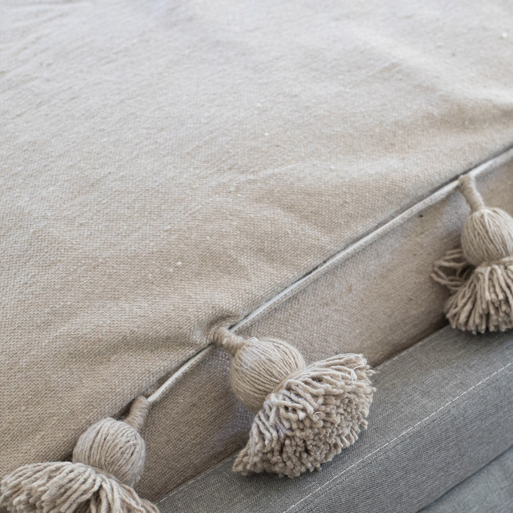 Amesslay Moroccan Cotton Pom Pom Blanket