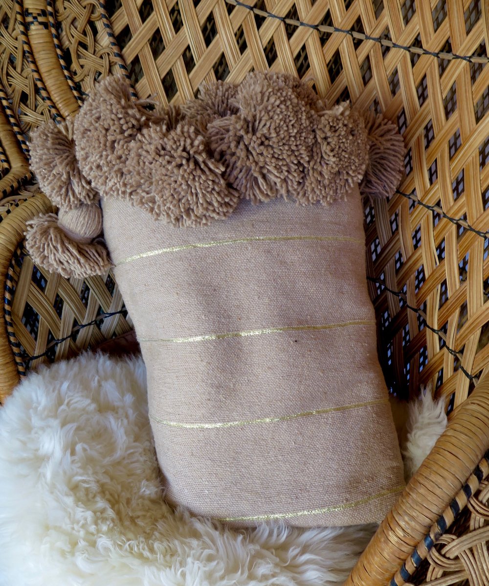 Timitar Moroccan Cotton Pom Poms Blanket